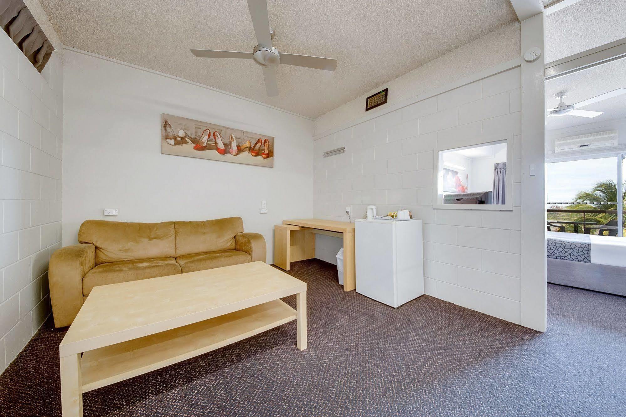 Camelot Motel Gladstone Luaran gambar