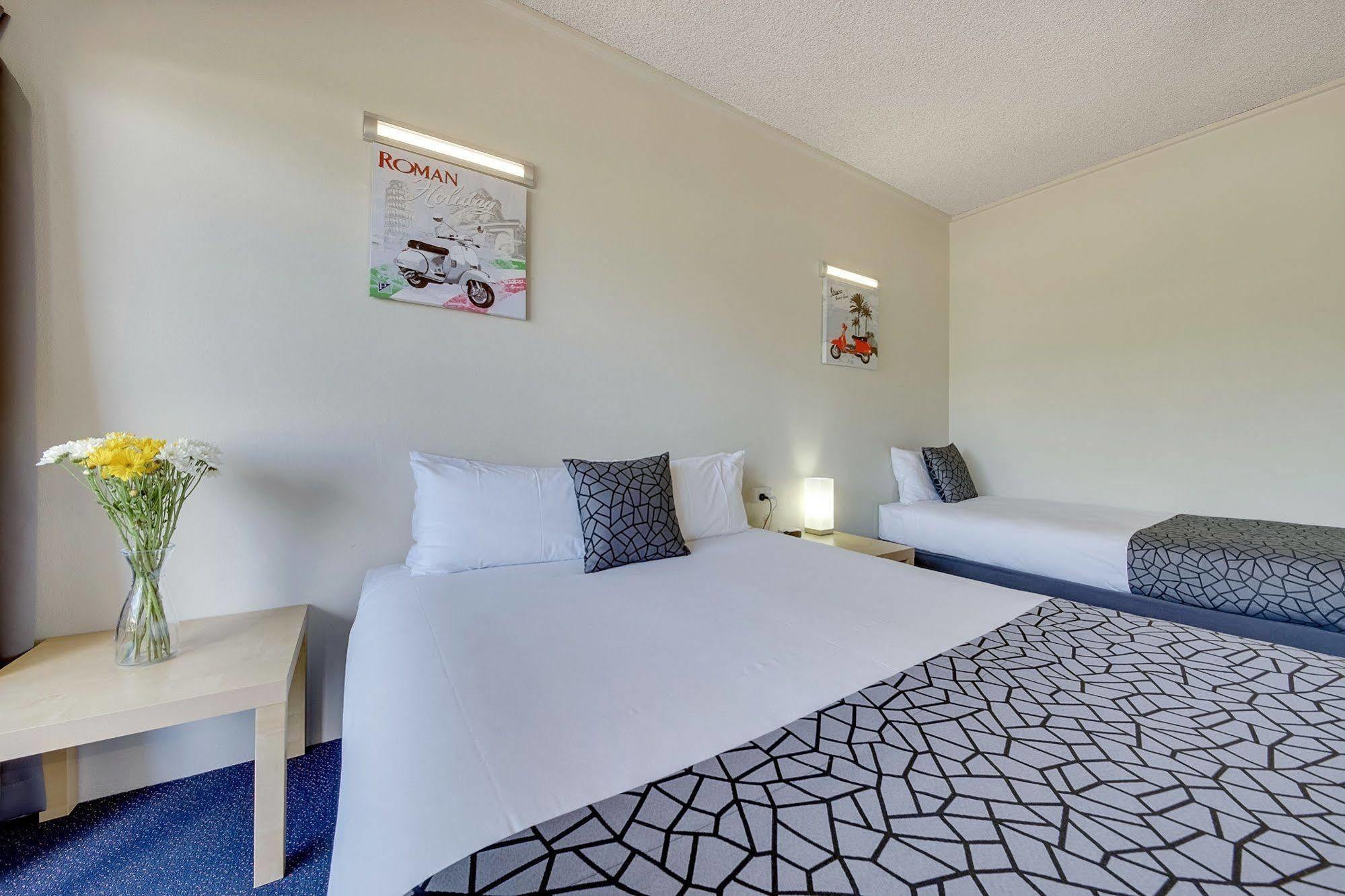 Camelot Motel Gladstone Luaran gambar
