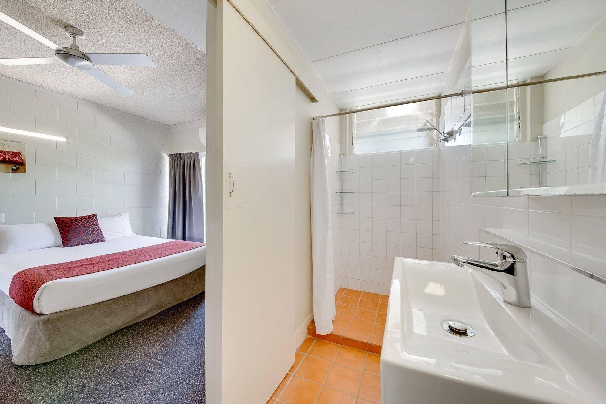 Camelot Motel Gladstone Luaran gambar